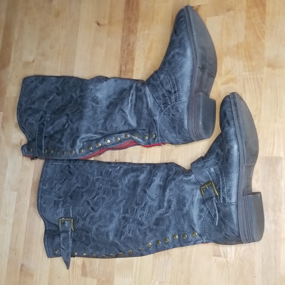 Journee collection gray distressed knee boot 8